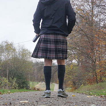 ScottishMackenzie Tartan Heavy Kilt & Kilt PinGeoffrey 